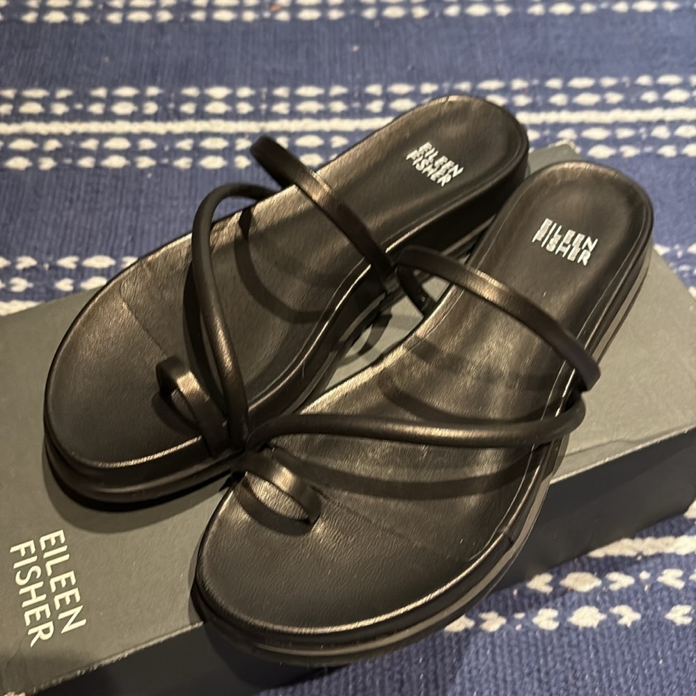 Eileen Fisher black leather Dorado sandals - Picture 5 of 5